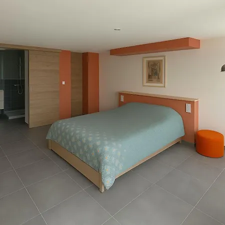 D'hotes Caussenarde Bed & Breakfast *